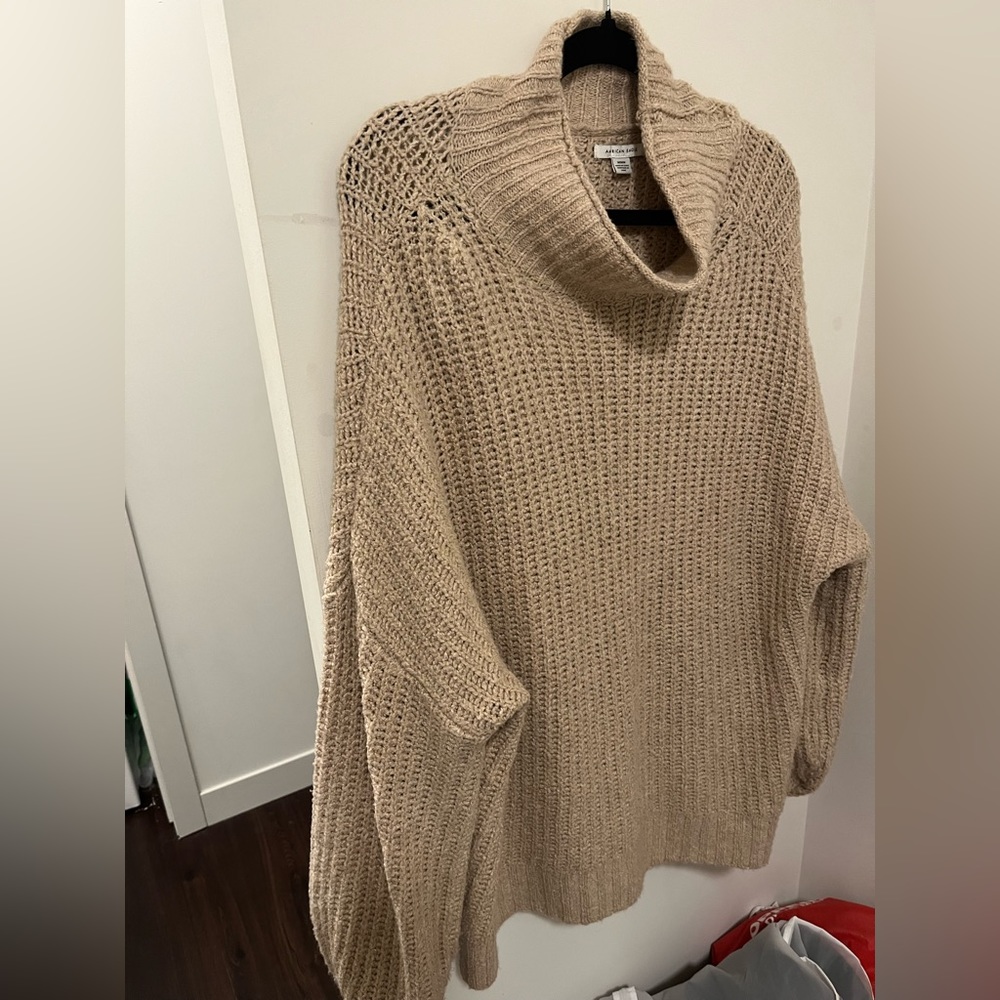 Cozy Oversized American Eagle Mockneck Beige Sweater